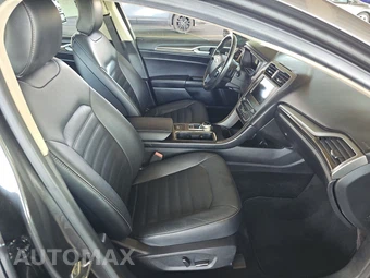 2017 Ford Fusion SE – miniatura 8