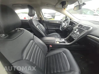 2017 Ford Fusion SE - miniatura 7