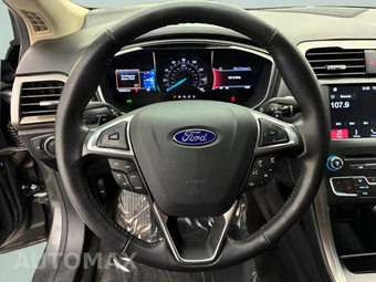 2017 Ford Fusion SE - miniatura 11