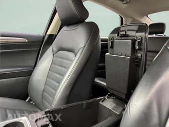 2017 Ford Fusion SE - miniatura 21