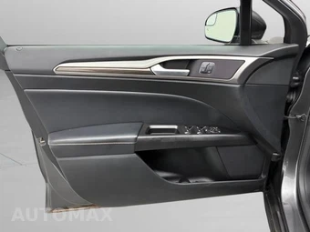 2017 Ford Fusion SE - miniatura 24