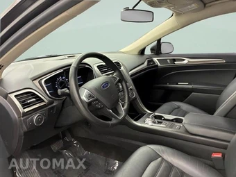 2017 Ford Fusion SE - miniatura 9