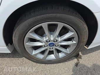 2017 Ford Fusion SE – miniatura 11