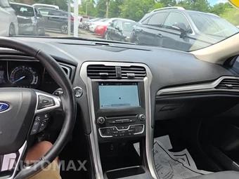 2017 Ford Fusion SE – miniatura 14