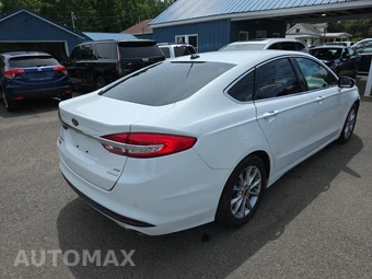 2017 Ford Fusion SE – miniatura 4