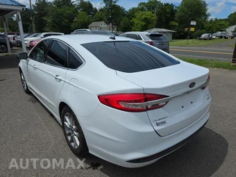 2017 Ford Fusion SE – miniatura 6