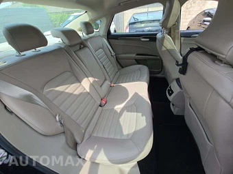 2017 Ford Fusion SE - miniatura 16