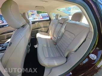 2017 Ford Fusion SE – miniatura 13