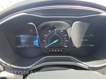 2017 Ford Fusion SE – miniatura 9