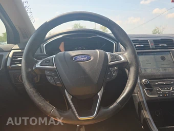 2017 Ford Fusion SE - miniatura 10