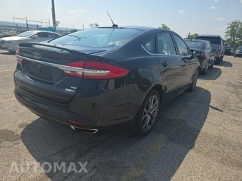 2017 Ford Fusion SE - miniatura 4