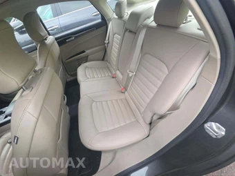 2017 Ford Fusion SE – miniatura 13