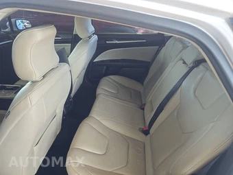 2017 Ford Fusion Titanium – miniatura 13