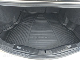 2017 Ford Fusion Titanium – miniatura 16