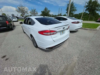 2017 Ford Fusion Titanium - miniatura 2