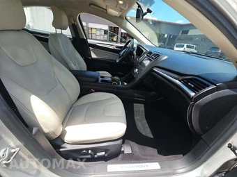 2017 Ford Fusion Titanium – miniatura 15