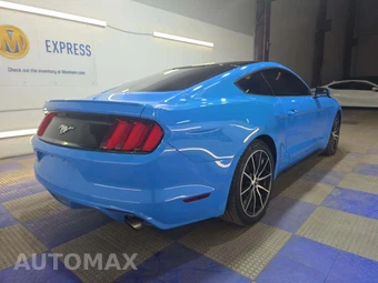 2017 Ford Mustang EcoBoost Coupe - miniatura 3