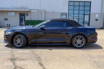 2017 Ford Mustang EcoBoost Premium Convertible - miniatura 31