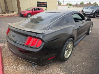 2017 Ford Mustang GT Coupe - miniatura 3