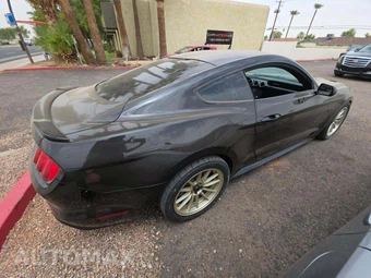 2017 Ford Mustang GT Coupe - miniatura 4