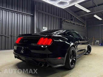 2017 Ford Mustang GT Coupe - miniatura 8