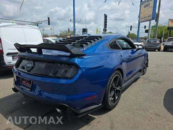 2017 Ford Mustang GT Premium Coupe - miniatura 3