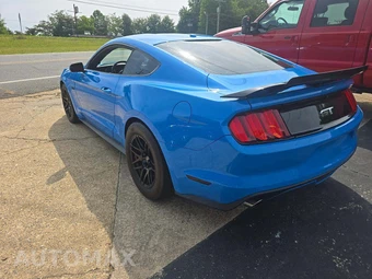 2017 Ford Mustang GT Premium Coupe - miniatura 2