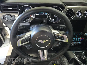 2017 Ford Mustang GT Premium Coupe - miniatura 10
