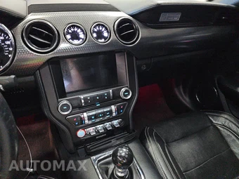 2017 Ford Mustang GT Premium Coupe - miniatura 11