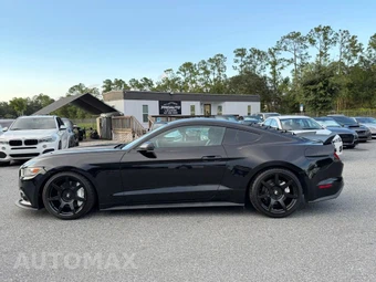 2017 Ford Mustang GT Premium Coupe - miniatura 2