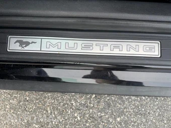 2017 Ford Mustang GT Premium Coupe - miniatura 7