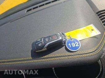 2017 Ford Mustang GT Premium Coupe - miniatura 8