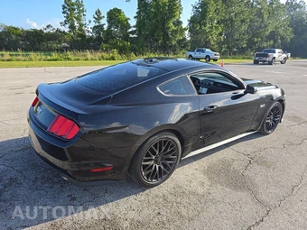 2017 Ford Mustang GT Premium Coupe – miniatura 4