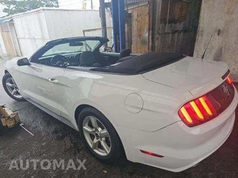 2017 Ford Mustang V6 Convertible – miniatura 2