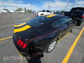 2017 Ford Mustang V6 Coupe - miniatura 4