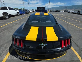 2017 Ford Mustang V6 Coupe - miniatura 5