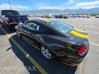 2017 Ford Mustang V6 Coupe - miniatura 6