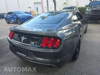 2017 Ford Mustang V6 Coupe - miniatura 3
