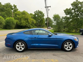 2017 Ford Mustang V6 Coupe - miniatura 7