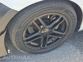 2017 Ford Mustang V6 Coupe – miniatura 25