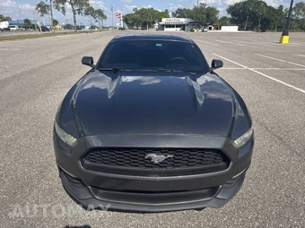 2017 Ford Mustang V6 Coupe - miniatura 13