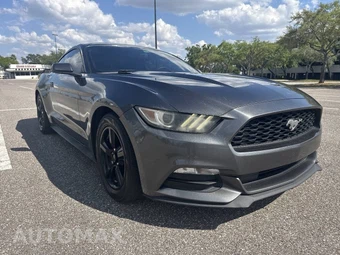 2017 Ford Mustang V6 Coupe - miniatura 6