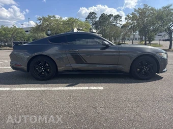 2017 Ford Mustang V6 Coupe - miniatura 7