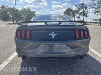 2017 Ford Mustang V6 Coupe - miniatura 9