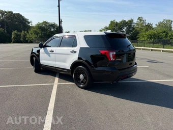 2017 Ford Police Interceptor Utility - miniatura 2