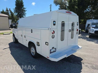 2017 Ford Super Duty E-350 Cutaway - miniatura 2