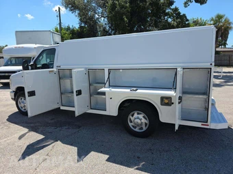 2017 Ford Super Duty E-350 Cutaway - miniatura 25
