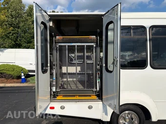 2017 Ford Super Duty E-350 Cutaway DRW - miniatura 15