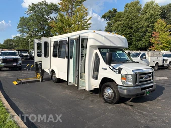 2017 Ford Super Duty E-350 Cutaway DRW - miniatura 21