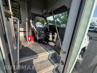 2017 Ford Super Duty E-350 Cutaway DRW - miniatura 23